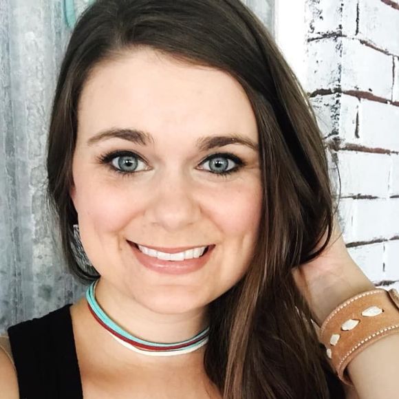 Meet your Posher, Taylor - Picture 1 of 1